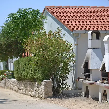 בית נופש Gemuetliches, Familienfreundliches Steinhaus